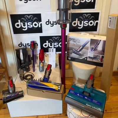 Dyson V15 Submarine Aspire & Lave en parfait état avec tous ses accessoires proche du neuf Dyson